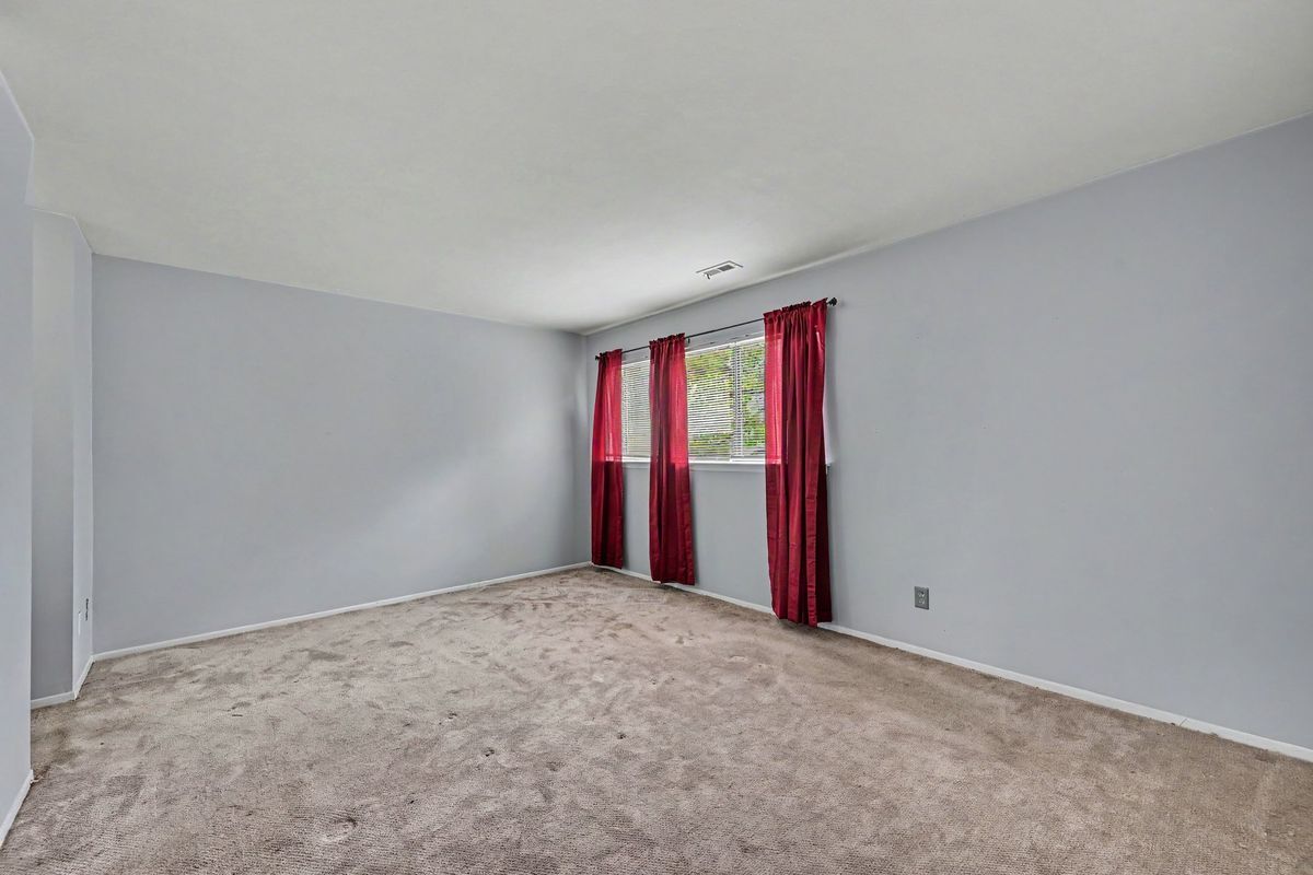 Building Photo - 24225 Evergreen Rd