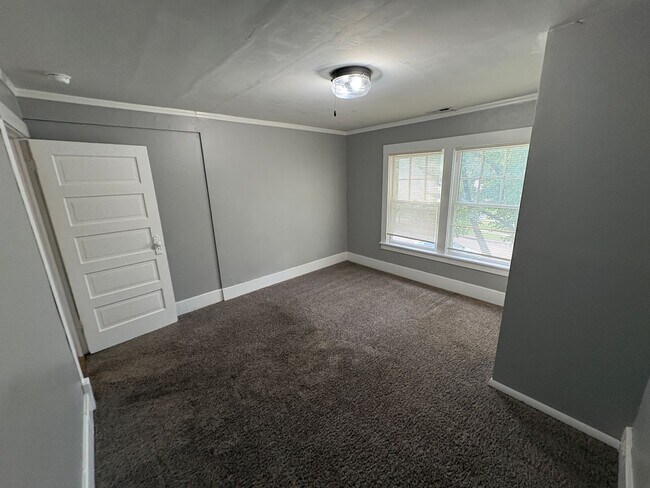 Building Photo - 2800 R St