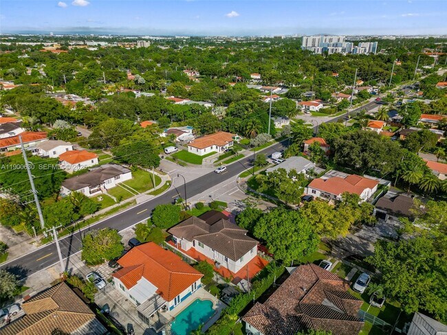 Building Photo - 6150 SW 15th St