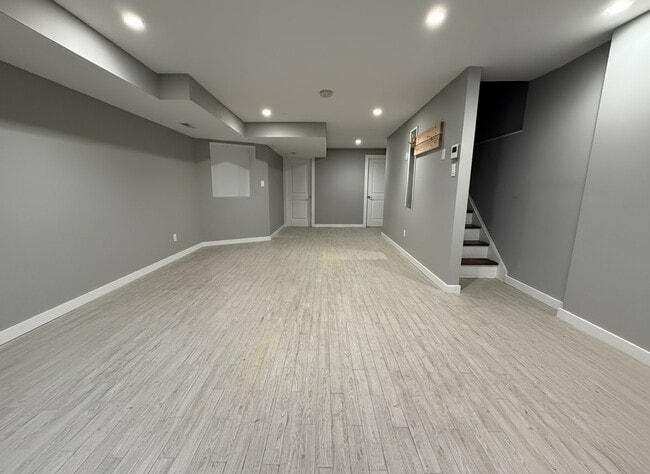 Building Photo - 2529 Grays Ferry Ave