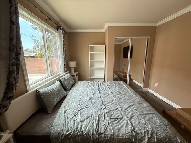 Primary Photo - Charming 4-Bedroom, 2-Bath Fully Furnished...
