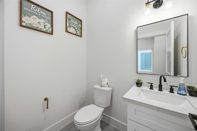 Building Photo - 5330 Wenda St