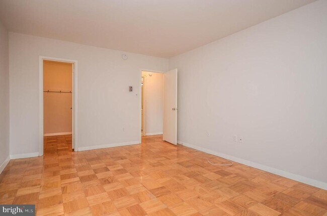 Building Photo - 3001 Veazey Terrace NW