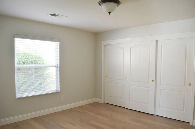 Building Photo - Spacious Riverlakes Golf Course Home with Pool, Spa & 3-Car Garage