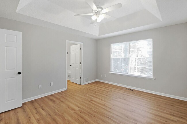 Building Photo - Spacious 4BR Home with Private In-Law Suite in Powder Springs