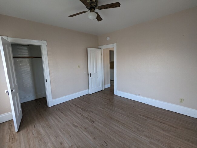 Building Photo - $850 - I Bedroom 1 Bathroom Apartment - He...