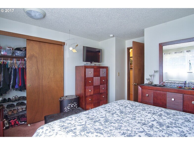 Building Photo - 3875 NW Chemult Pl