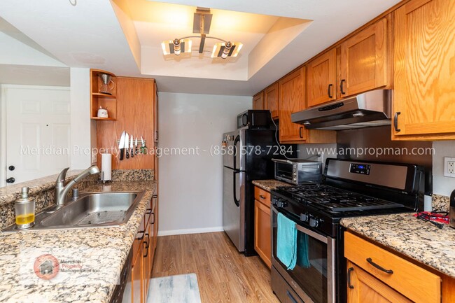 Building Photo - 2 Bed, 2 Bath Condo-North Park