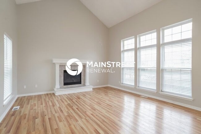 Building Photo - 3 Bedroom Pet-Friendly Home in LEES SUMMIT, MO with Main Street Renewal