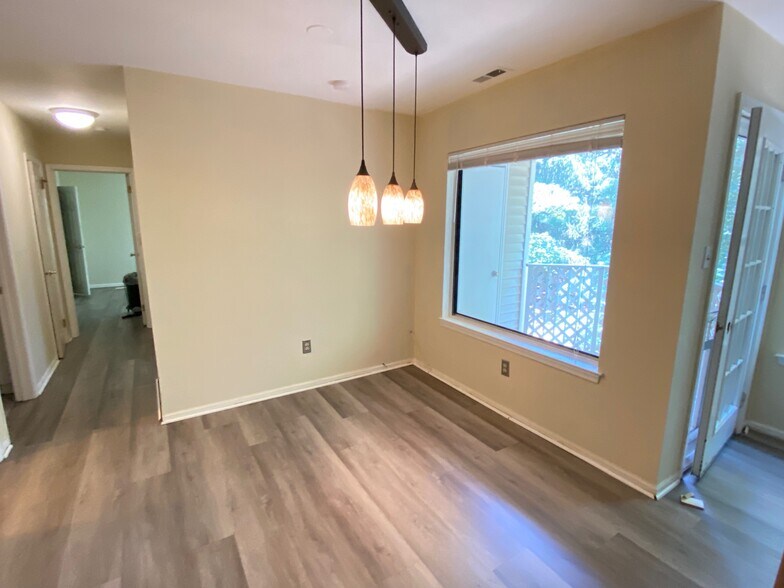 Dining room - 304 Diamond Dr