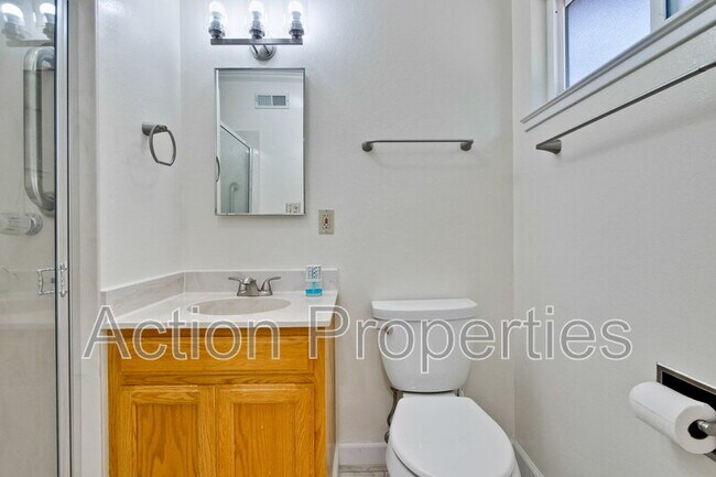 Building Photo - 1128 Kentwood Ave