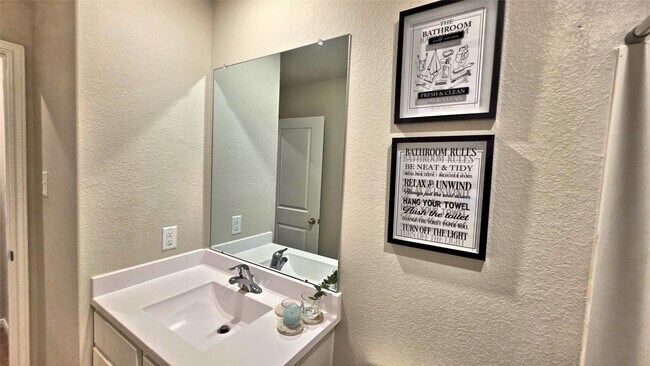 Building Photo - 16351 Sweet Grv Dr