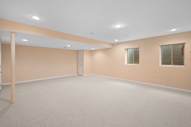 Building Photo - 1132 Coventry Cir