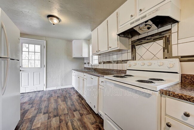 Building Photo - 4209 NE 16th St