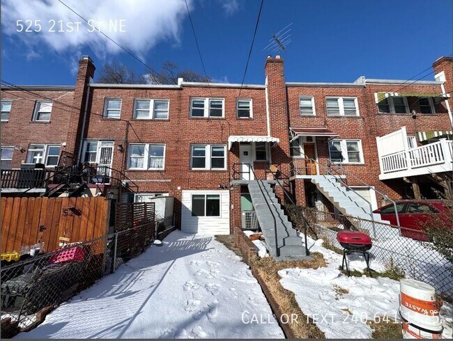 Building Photo - 525 21st St NE
