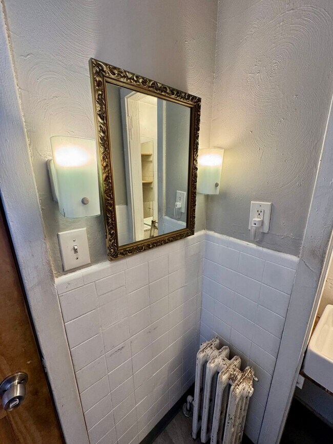 Building Photo - 732 Idlewood Ave