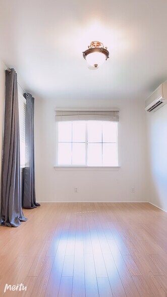 Building Photo - 327 Ainahou St