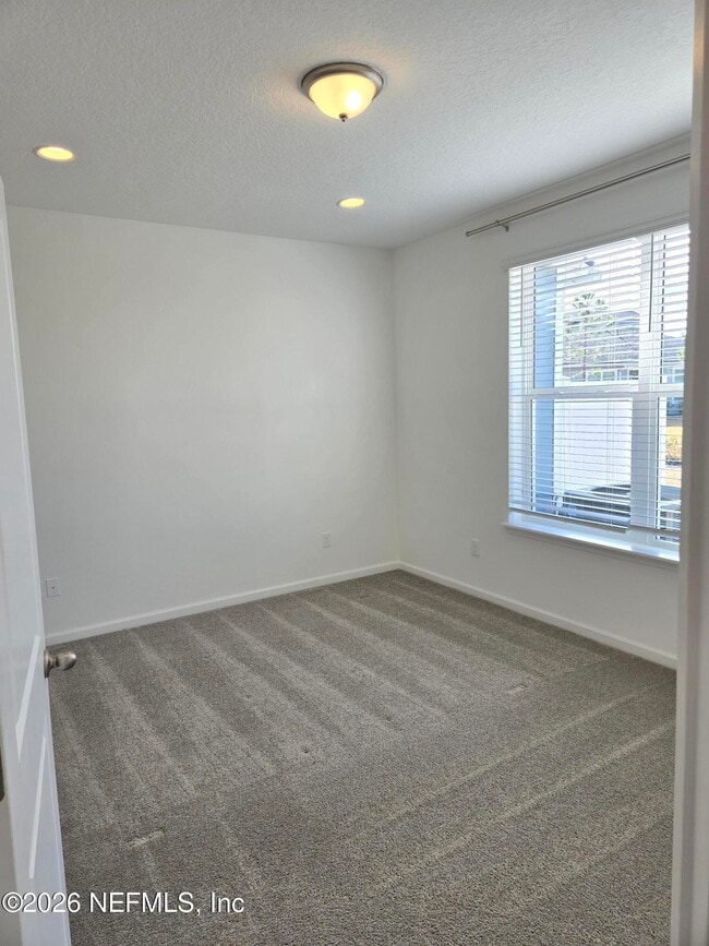 Building Photo - 817 Cherry Elm Dr