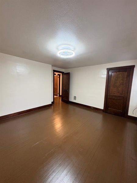 Building Photo - 906 Kable Wy