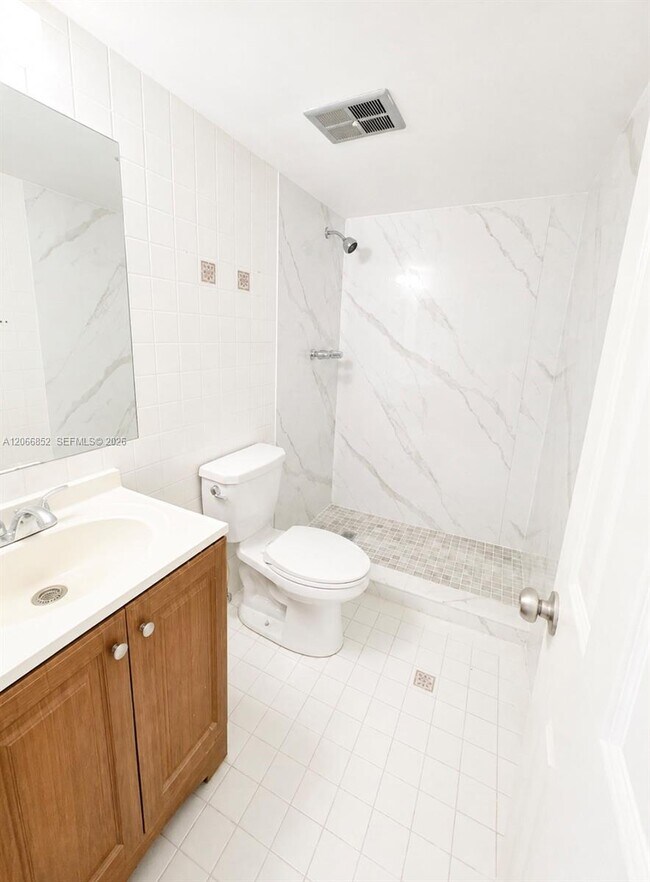 Building Photo - 8460 SW 154th Cir Ct