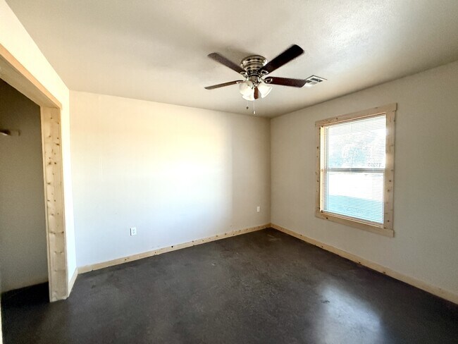 Building Photo - 11955 Sandpiper Rd