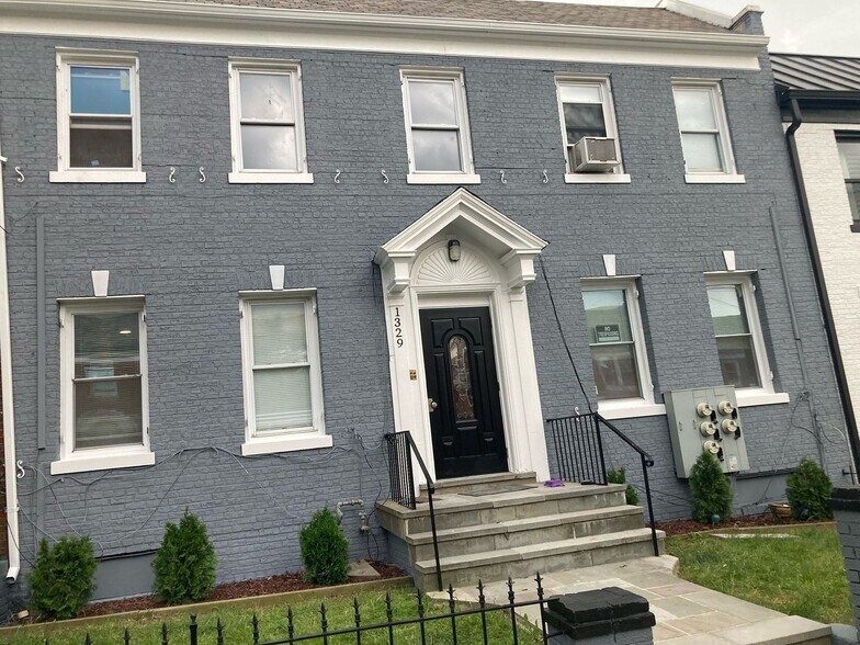 Building Photo - 1329 Adams St NE