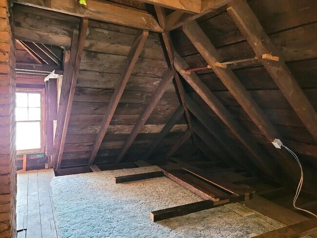 Building Photo - 145 Main St