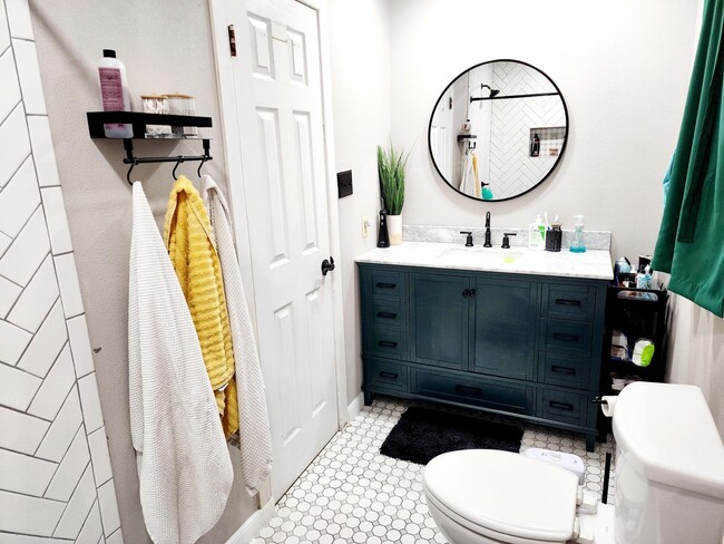 Building Photo - 112 Jaimie Way