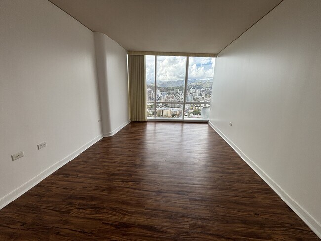 Building Photo - 1296 Kapiolani Blvd