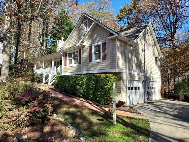 Building Photo - 225 Hawkins Farm Cir