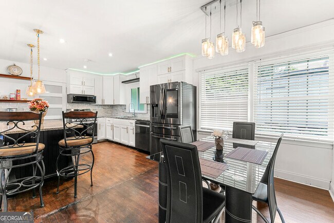 Building Photo - 1131 Custer Ave SE