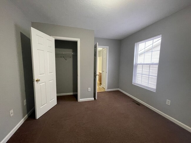 Building Photo - 1419/1421 Creekside