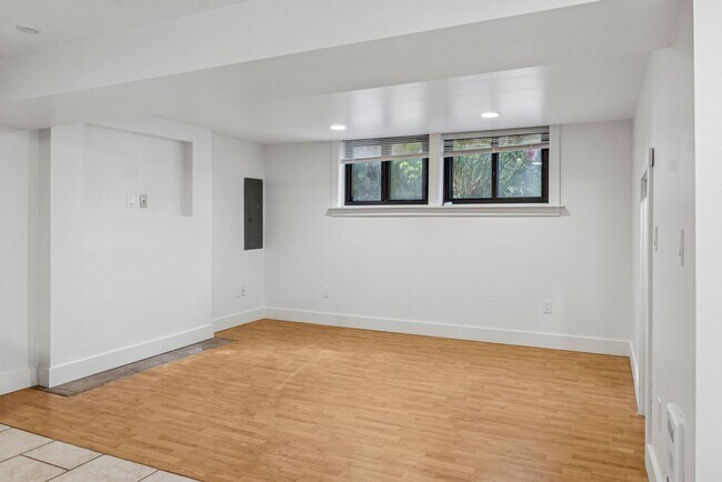 Building Photo - 1837 S 263rd Pl