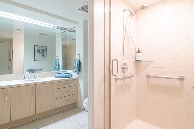 Building Photo - Fully Furnished and Spacious 2 Bedroom 2 Bath - OCEAN VIEW!