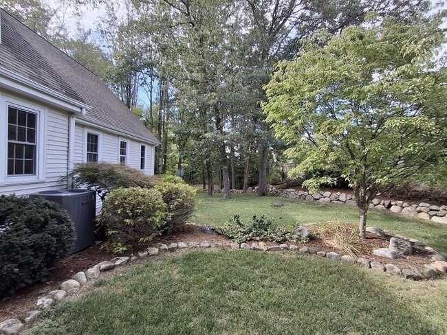Building Photo - 6 Rockwood Ln