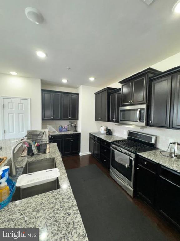 Building Photo - 733 Sun Valley Ct
