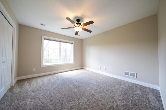 Building Photo - 9352 Wilderness Cove