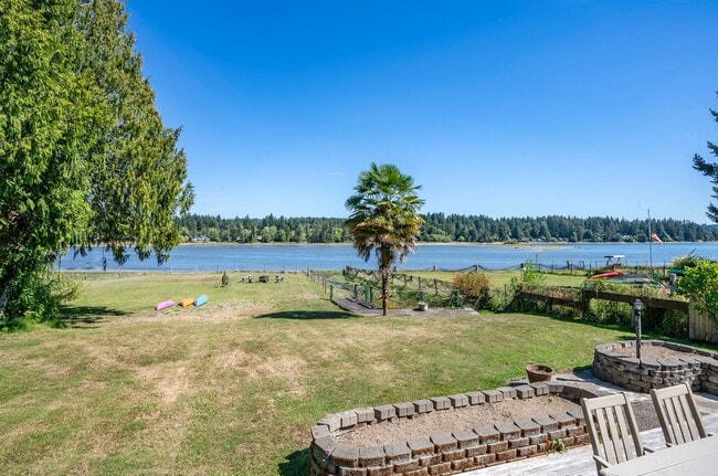 Building Photo - SHORT TERM LEASES! 1-6 months - 3-Bedroom ...