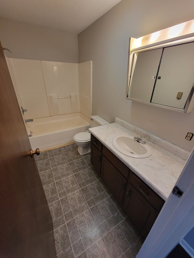 Building Photo - **FALL MOVE-IN SPECIAL** 2 Bedroom | 1 Bat...