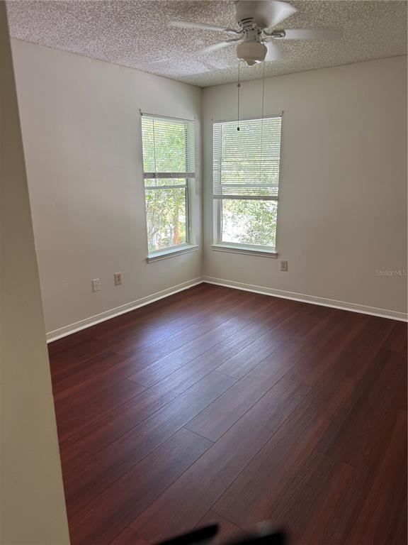 Building Photo - 2516 Grassy Point Dr
