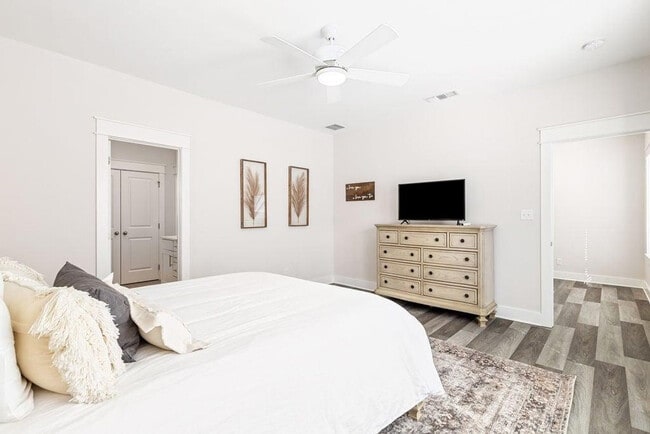 Building Photo - 24 Beach View Dr