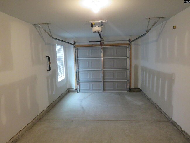 Building Photo - 425 Pepperbush Ln