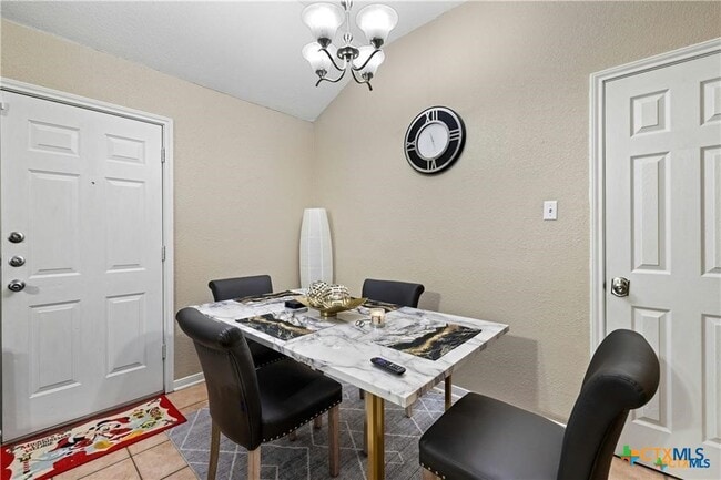 Building Photo - 3210 Raven Dr