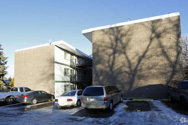 Building Photo - 1829 Warren Ave