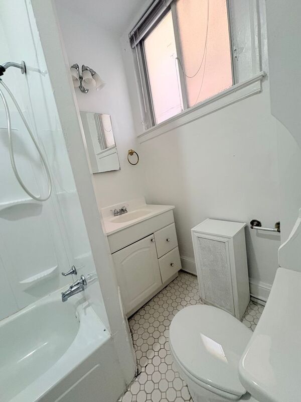 Building Photo - 3037 N Calvert St