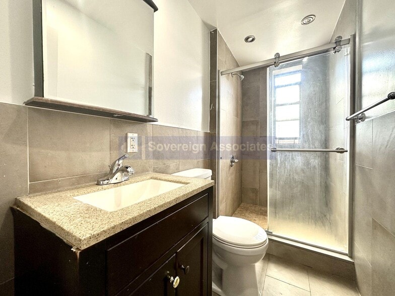 Building Photo - 3139 Broadway