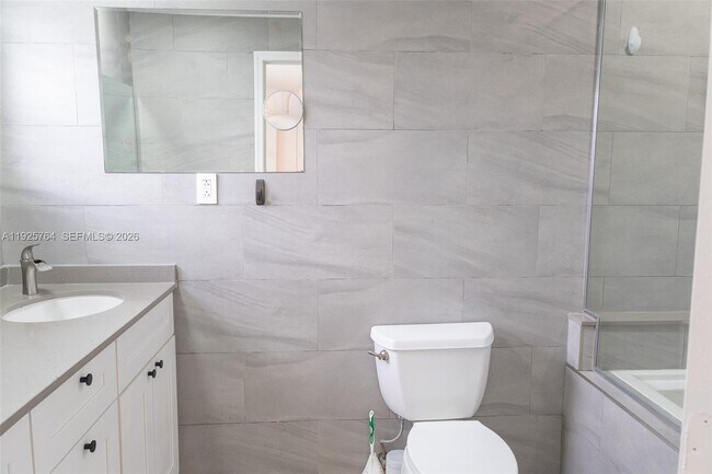 Building Photo - 5464 NE 3rd Ave