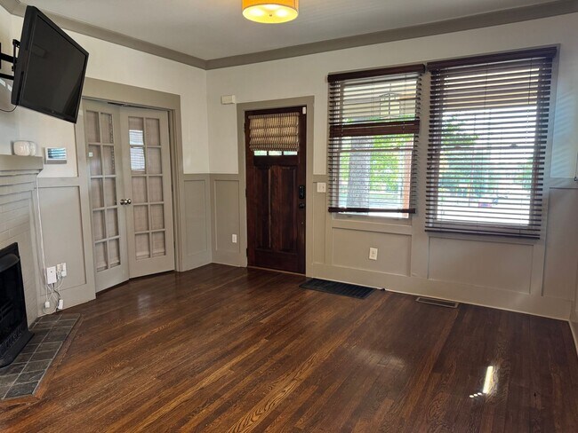 Building Photo - 1707 Hillside Ave