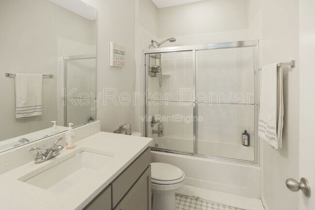 Building Photo - 270 S Langdale Ct