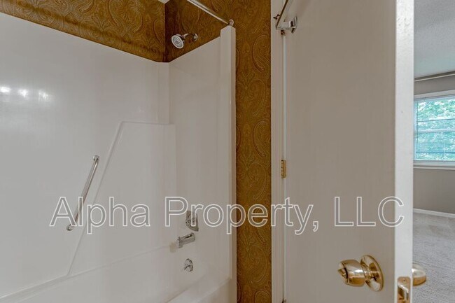 Building Photo - 132 Shockley St